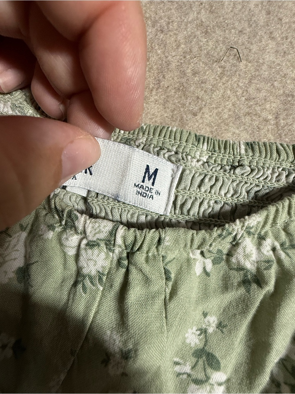 Hollister Light Sage Green Floral Puff-Sleeve Crop Top‎ - Picture 4 of 9